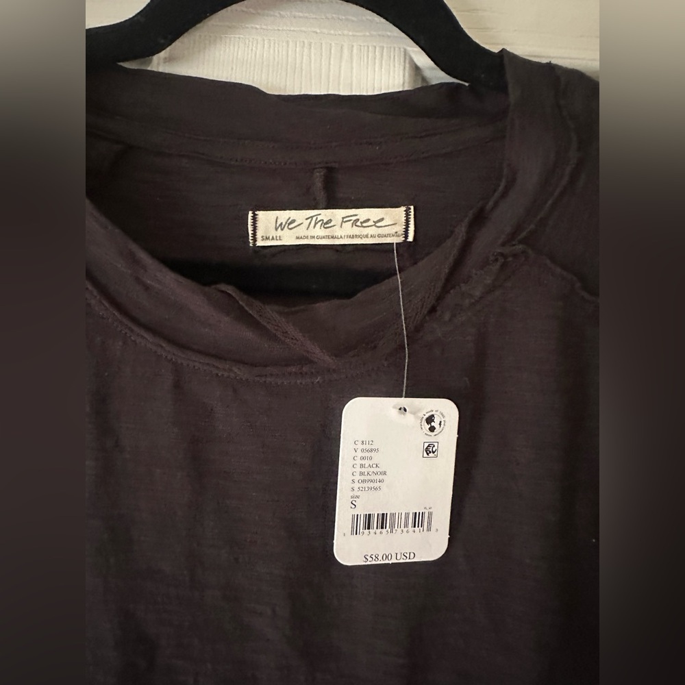 NWT! FREE PEOPLE! THE Classic Arden T-shirt in Black SZ S flattering fit!